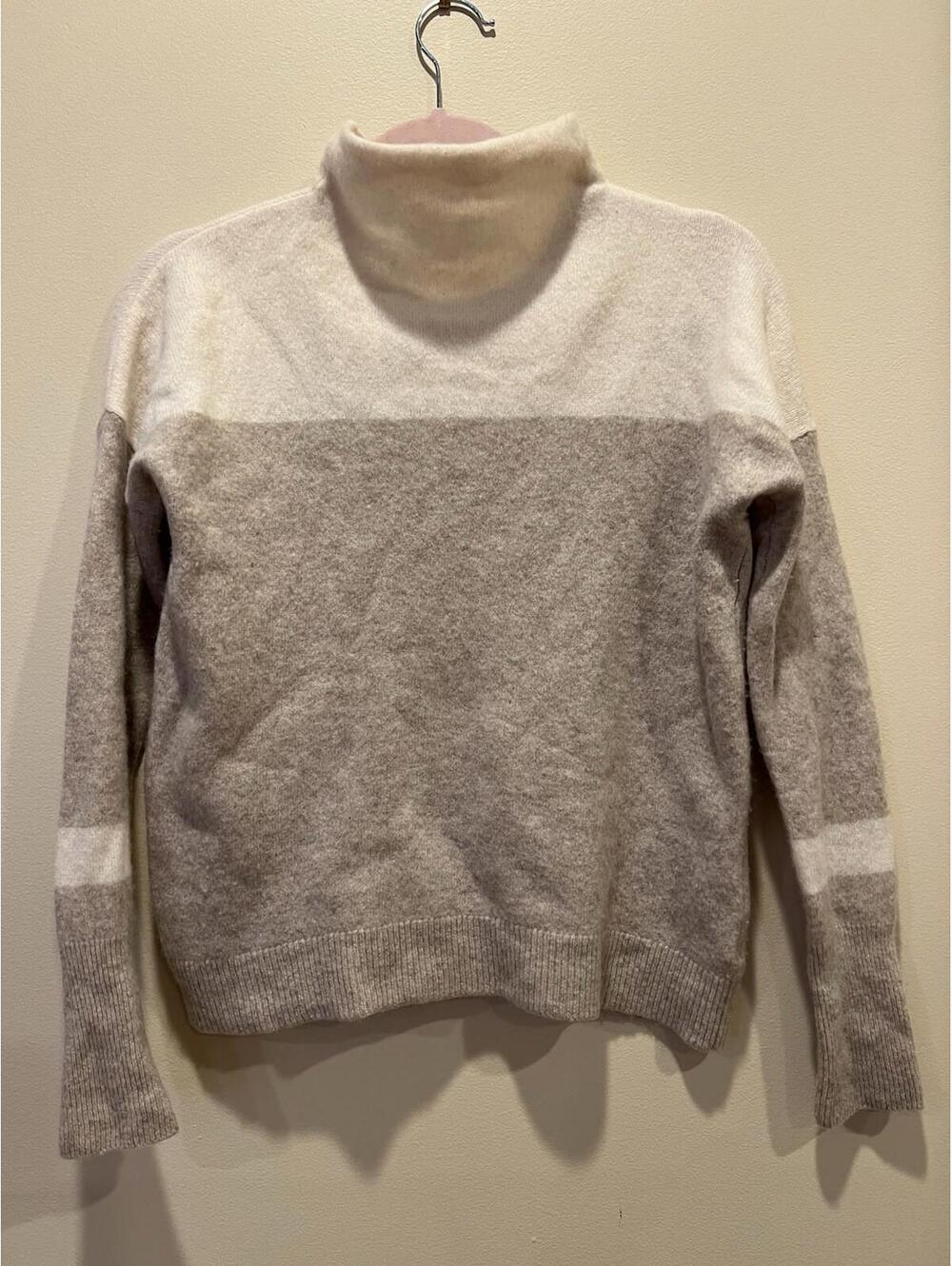 Tahari 100% Cashmere Turtleneck Sweater Womens Colorblock